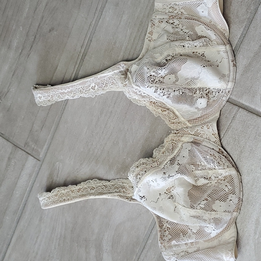 Cacique Lace Bra, 38C